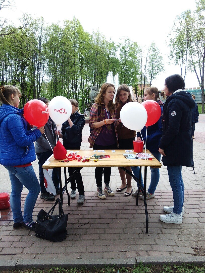 Акцию "Красный квест" провели волонтеры в Кремлевском парке