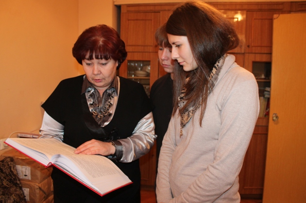 Активисты Новгородского регионального штаба имени Николая Гумилёва посетили ГОКУ «Государственный архив новейшей истории Новгородской области» 