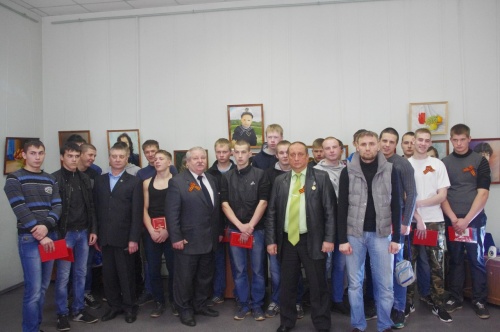 В Крестецком районе стартовала акция "Георгиевская ленточка"