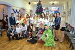 22 декабря новогоднюю сказку для детей из семей, находящихся в трудной жизненной ситуации, организовали и провели бойцы студенческого педагогического отряда «Самовар» совместно с Центром Отдыха «Радуга»