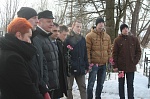 Областной Дом молодежи провел акцию по возложению цветов на братские захоронения и заброшенные могилы советских воинов