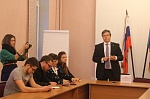 В Областном "Доме молодежи" прошла встреча молодежи с депутатом Владиславом Букетовым